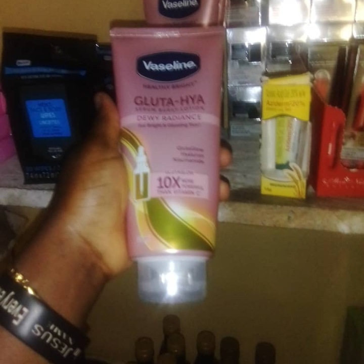 vaseline gluta hya 10x
