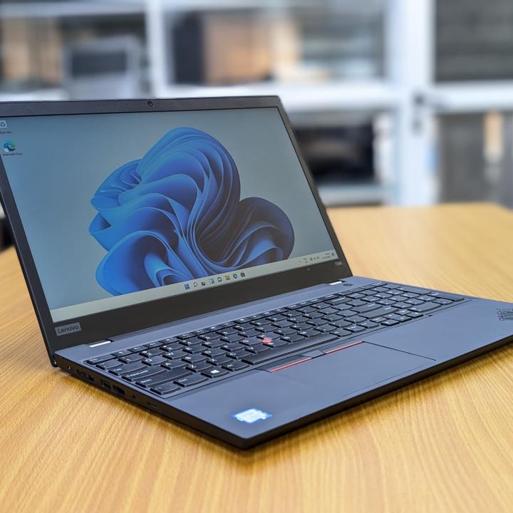 ⓘ Ordinateur Portable Lenovo Thinkpad T590 Propre Comme Neuf  ✳ Intel Core I7-85650U 1.8GHz @ 2.0GHz (8 CPUs), (3.9GHz avec Turbo Boost)  ✳️ Tactile (Touchscreen)  ✳ 8 Go RAM DDR4,   ✳  Disqu