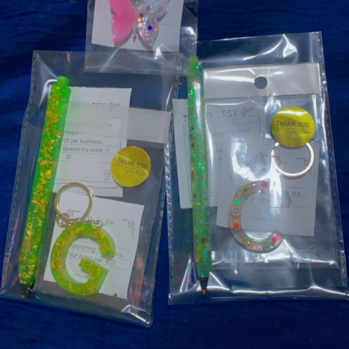 Resin craft: each item has a price