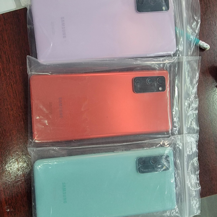 S20 FE.....128GB.