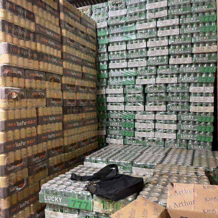 CANNED DRINKS
Heineken 50cl
vanpuur vanilla malt 
Cody
lucky
Bierre 66noir
San Miguel
Bear