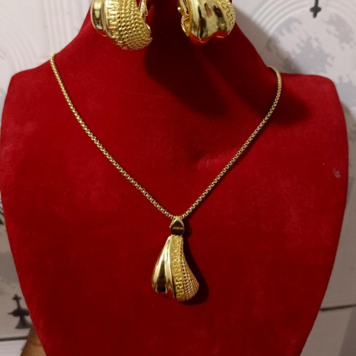 ensemble collier doré