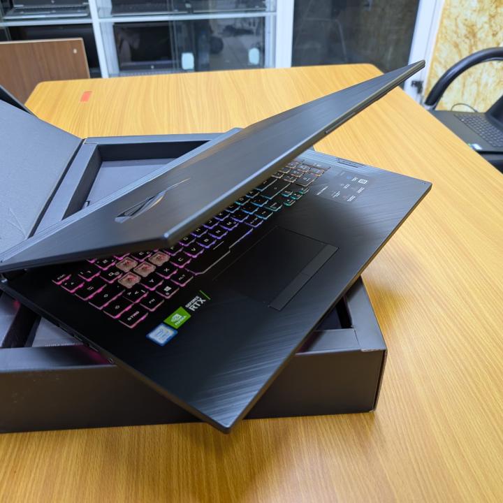 ⓘ *Ordinateur GAMING ROG STRIX Core i7 9eme génération 16Go RAM 1.5TB SSD avec une carte graphique GAMING NVIDIA RTX 2060  6Go dédié*