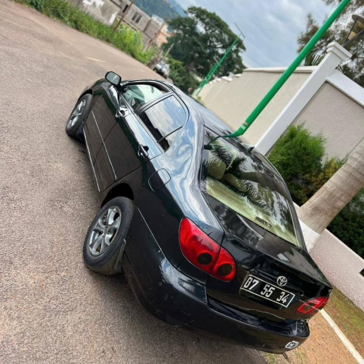 Toyota Corolla LE 2004