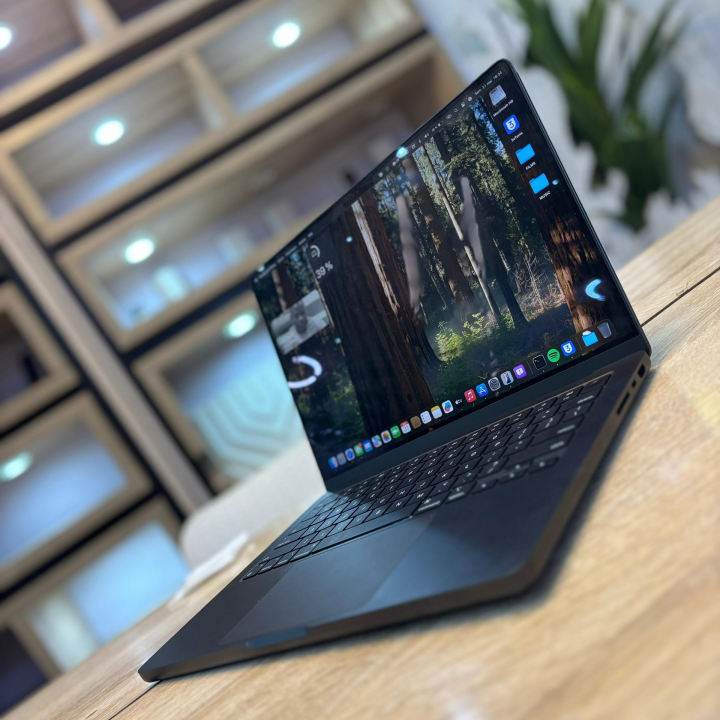 2024 Apple MacBook Pro ( 14-inch, M4 2024 ) Built with Apple Intelligence | Apple M4 Chip