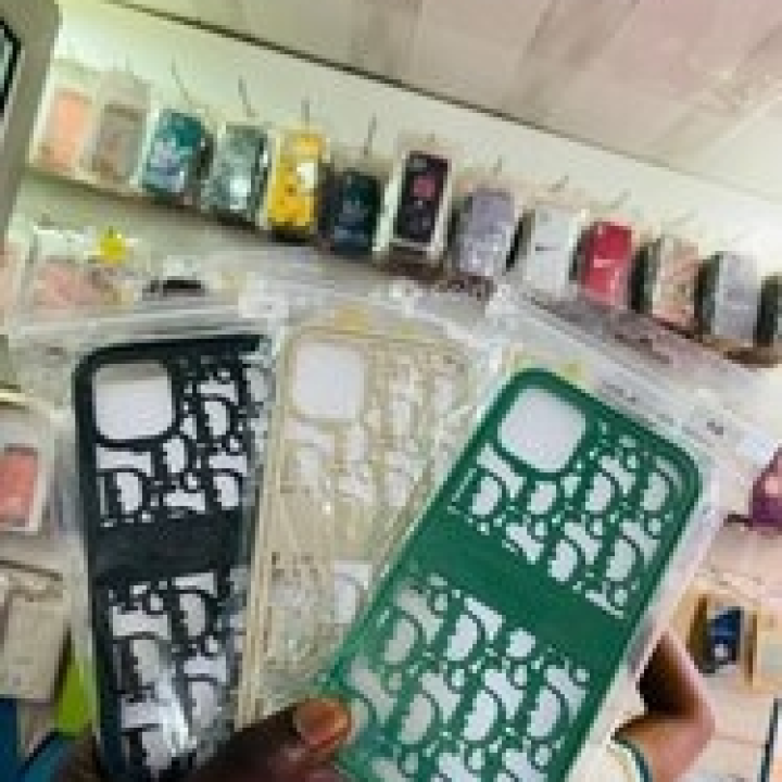 pochette en silicone Dior
