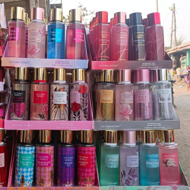 Victoria world body mist