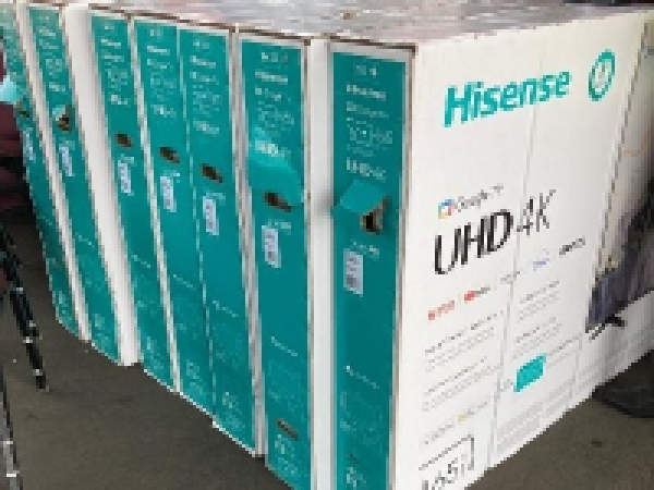 Brand New Sealed Hisense TV 70 inches ( Smart , 4K )