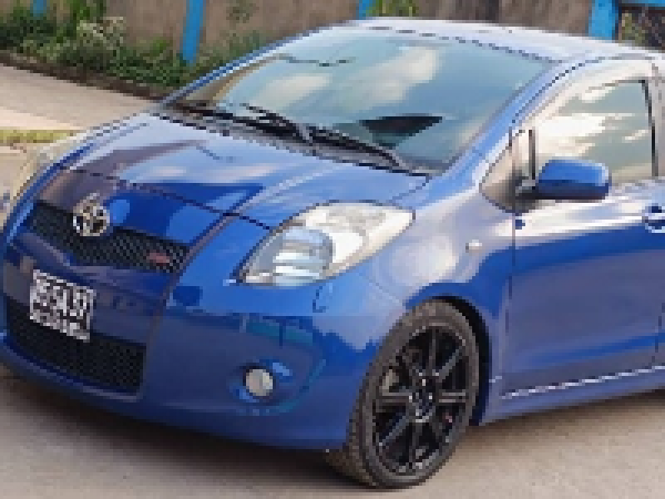 TOYOTA YARIS 2010