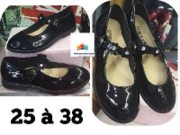 Chaussure noire pour enfants