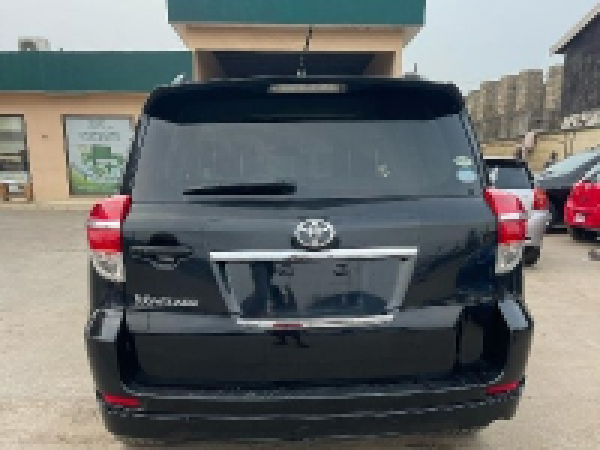 Toyota Vanguard 2010