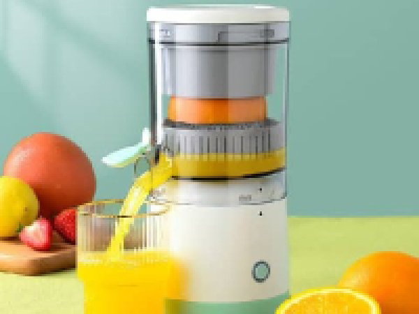 Presse agrumes rechargeable