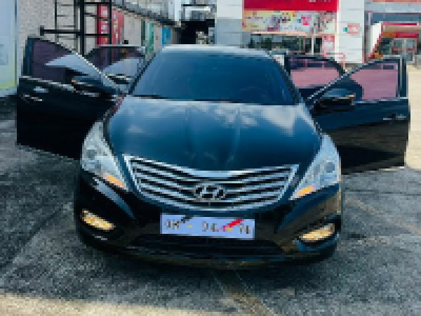 Hyundai Grandeur HG240
