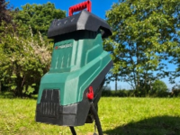 Broyeur de végétaux a lames 
PMH 2400 A1