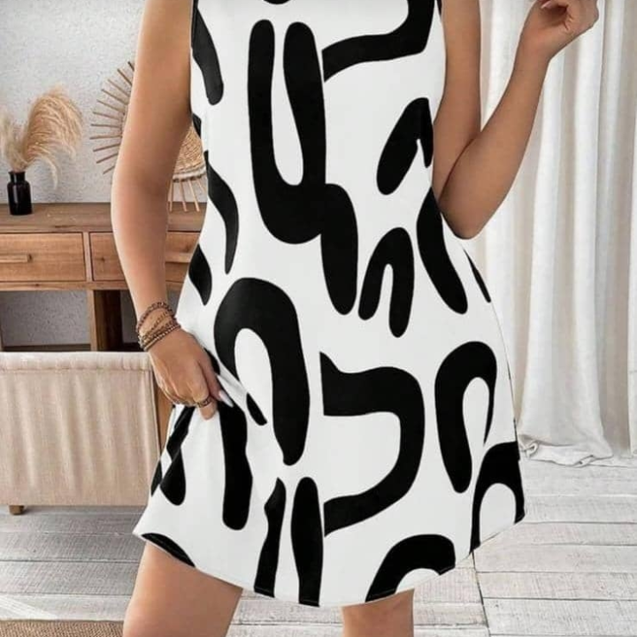 petite robe a motif blanche noire