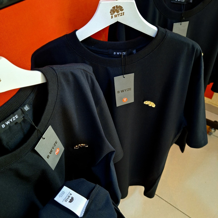 tee shirt noire