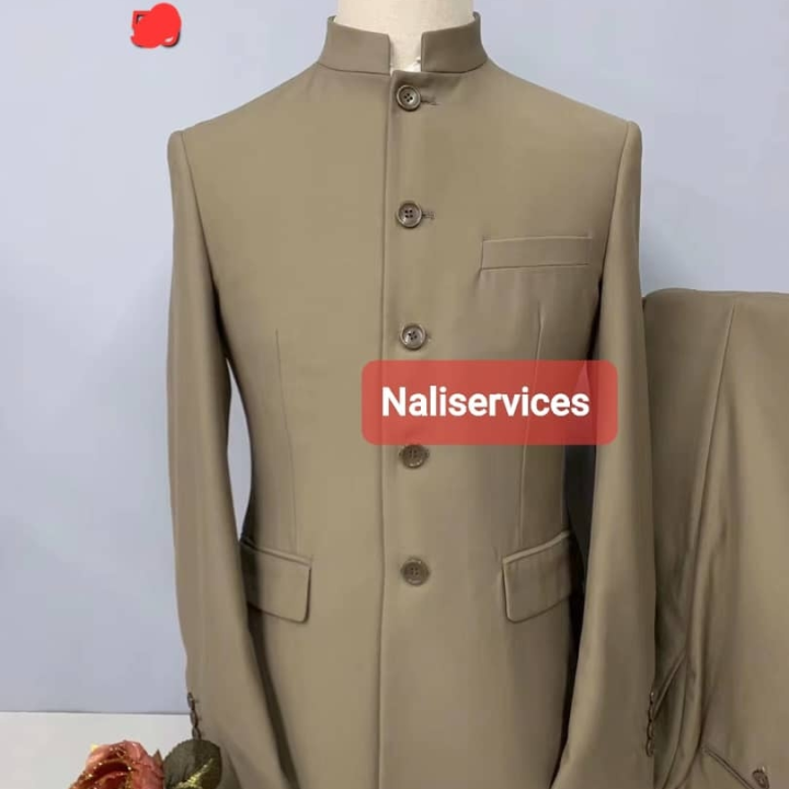 costume kaki