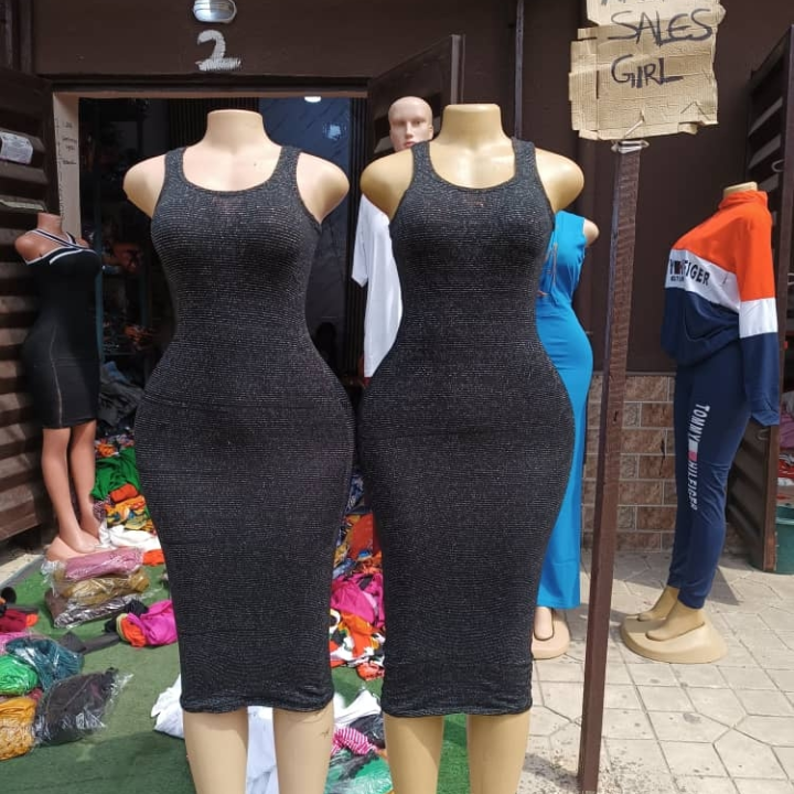 robe moulante noire