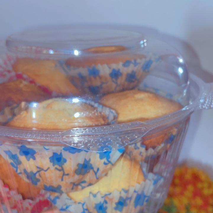 10 cupcakes