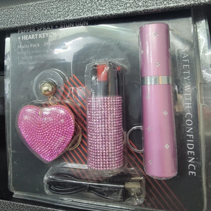 pepper spray + stun gun + heart keychain