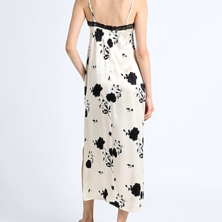 robe blanche a fleurs noire