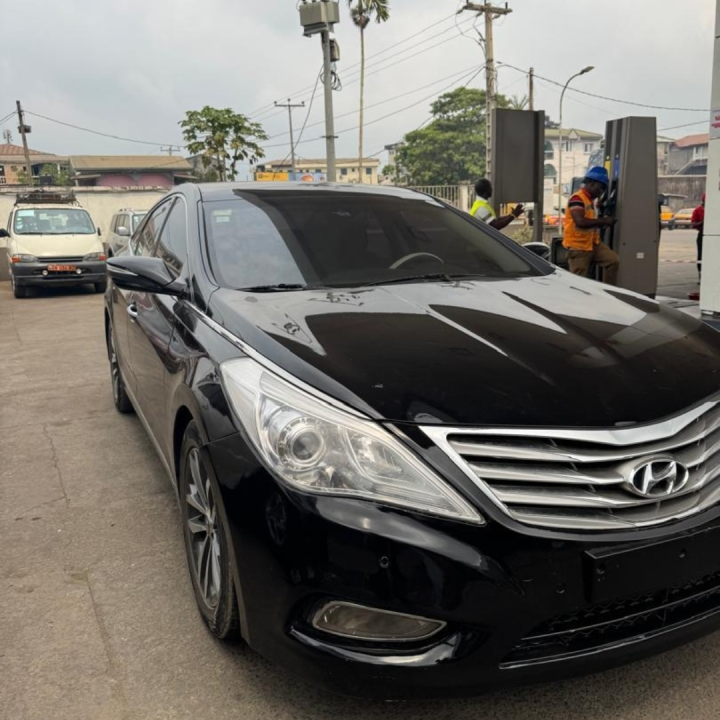 Hyundai granduer