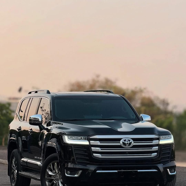 Land Cruiser LC300 2025 For Rentals