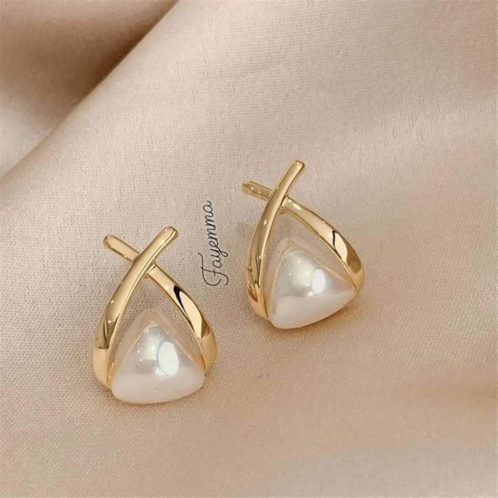 boucle avec perle blanche 😍