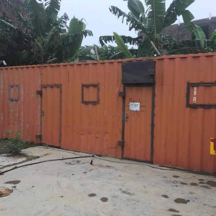 STORE CONTAINER