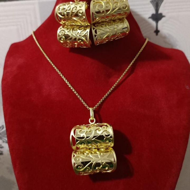 ensemble collier doré