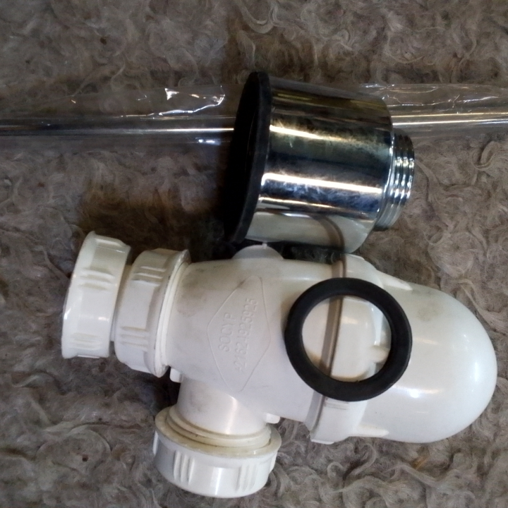 ACCESSOIRES URINOIRE Gorge siphon