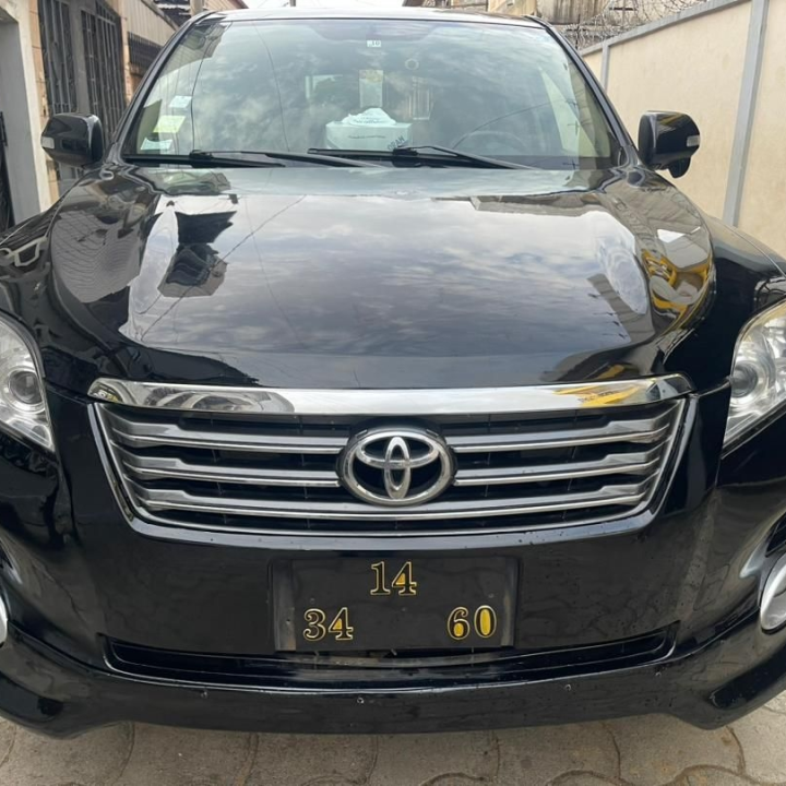 Toyota vanguard 2010