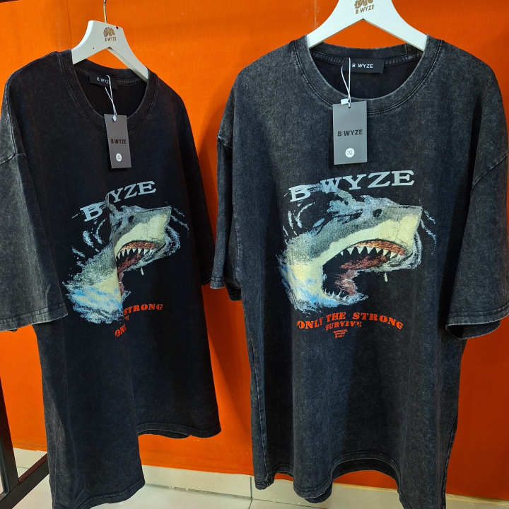 tee shirt noire et grise