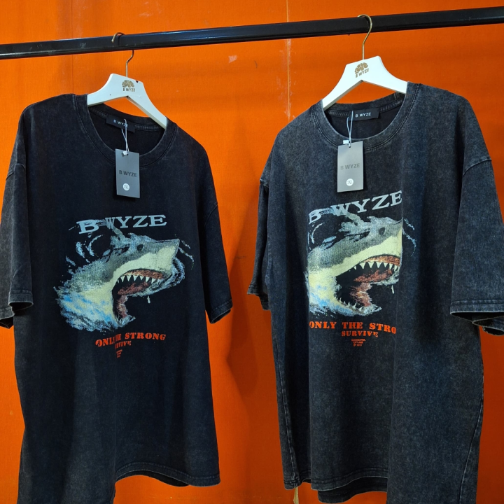 tee shirt noire et grise