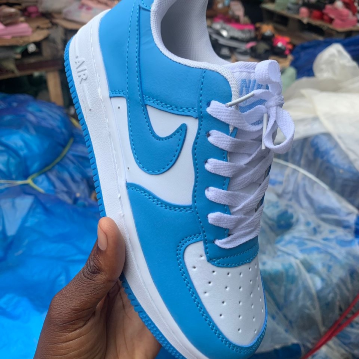 tennis bleu