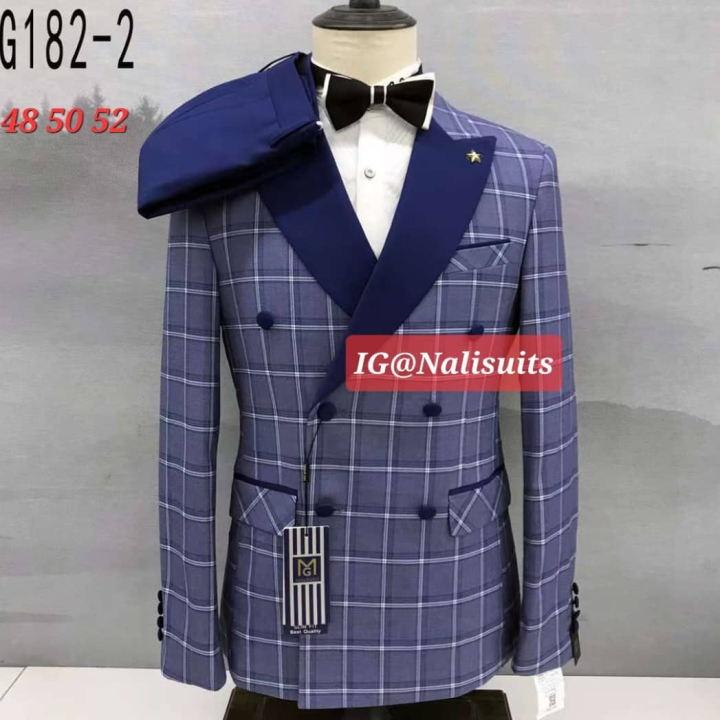 costume carrelé bleu