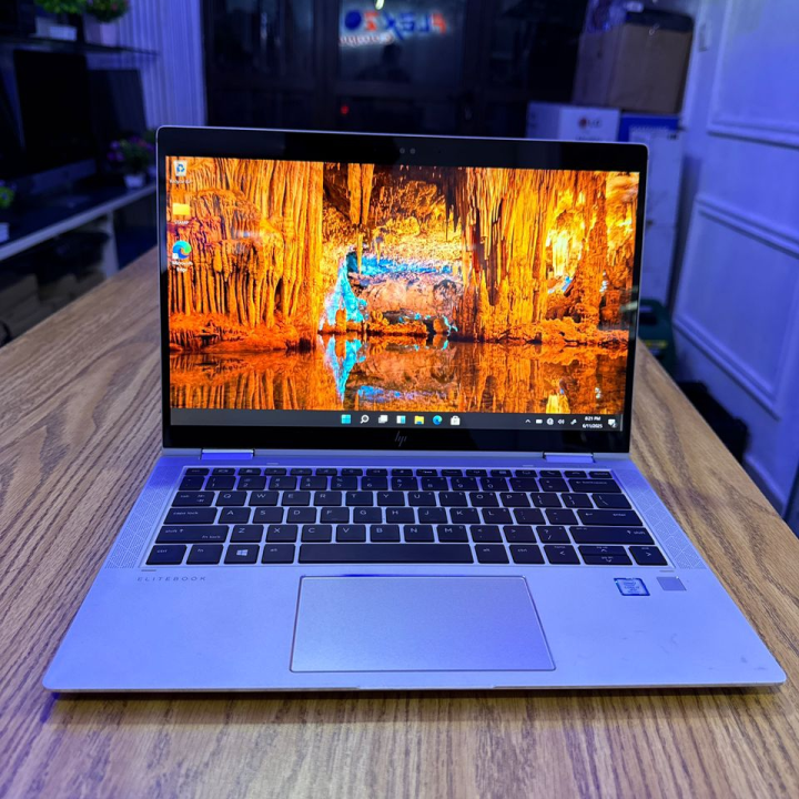 *Clean 🧼 as new*

*Slim*🍀 

*Screen touch*  📺 

*Hp Elitebook X360 1030 G3*Core i7*