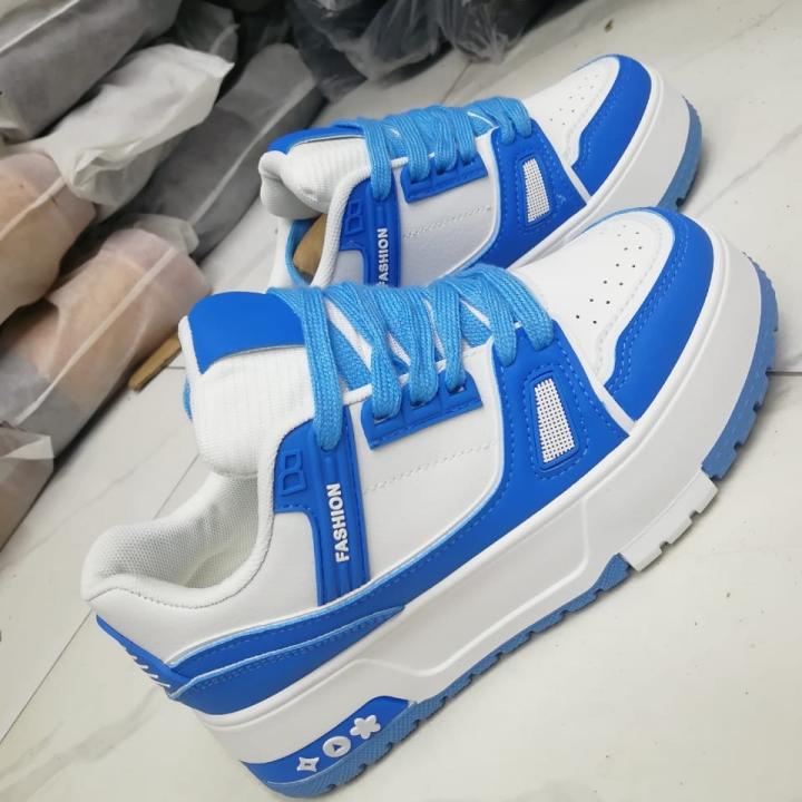 tennis bleu