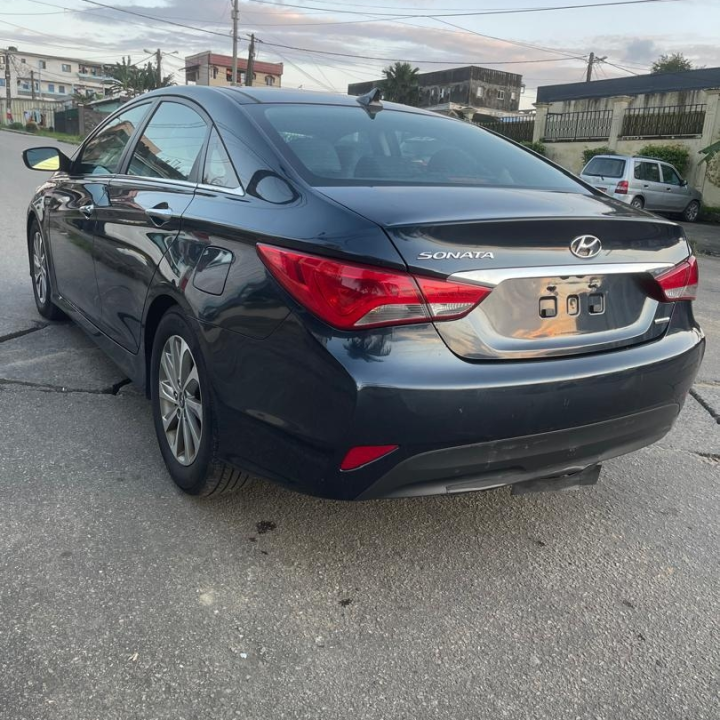 Hyundai Sonata noir 2014