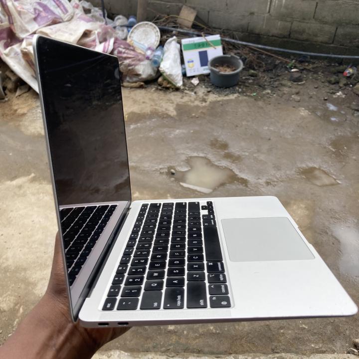 Macbook Air 2020