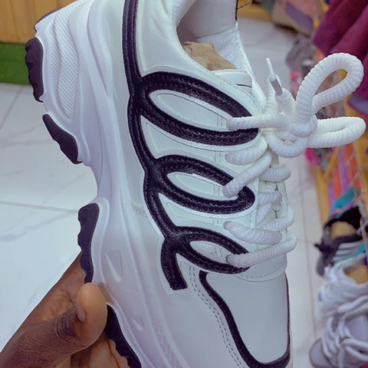 tennis blanche