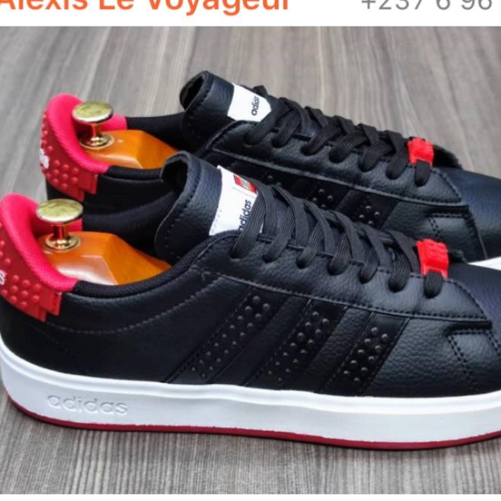 tennis noire Adidas