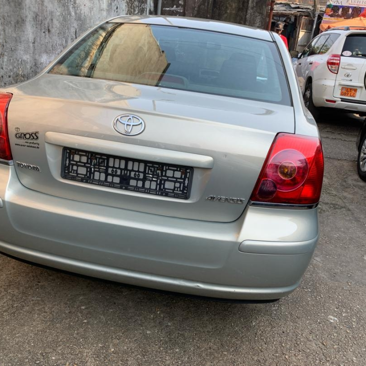 Toyota Avenesis 2005