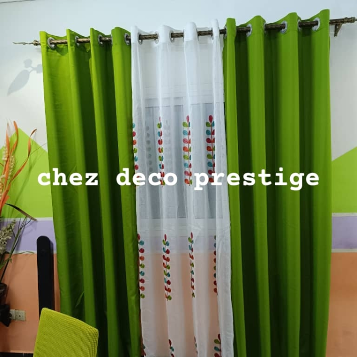 ensemble de trois rideaux