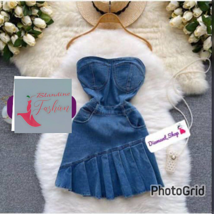 Female designer wears