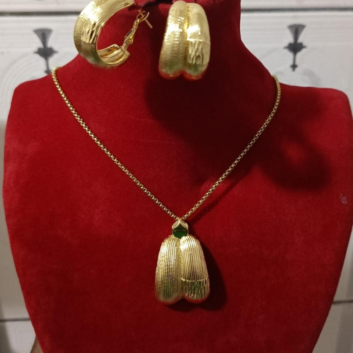 ensemble collier doré