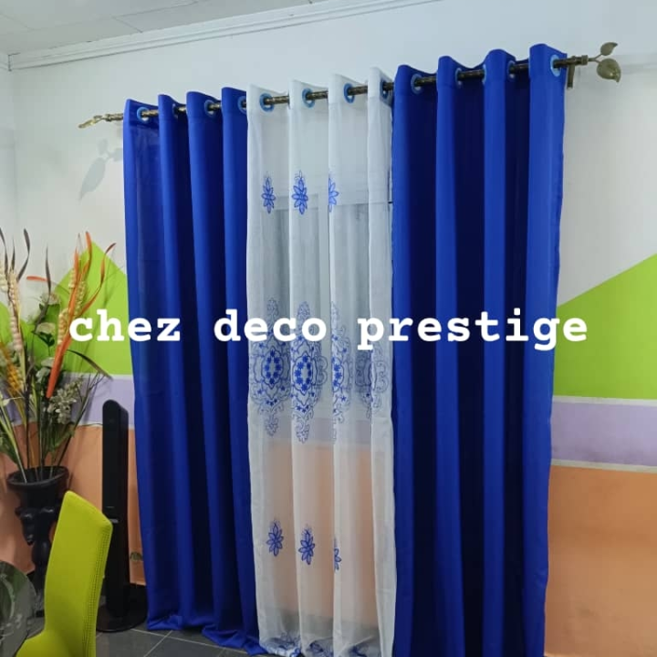 ensemble de trois rideaux