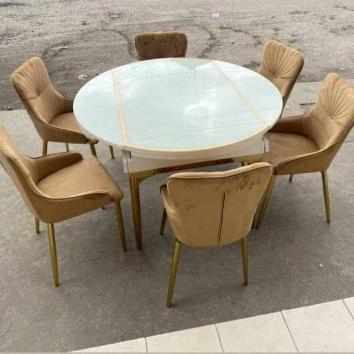 Round dining set