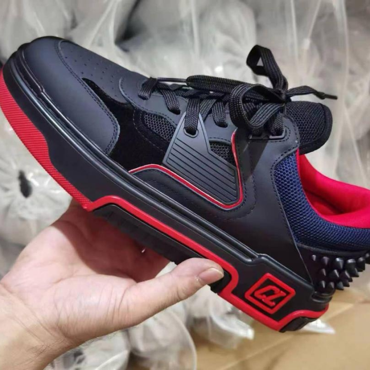 tennis noire et rouge