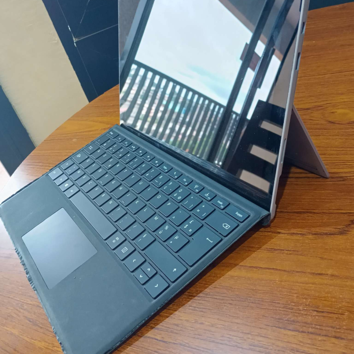 Microsoft Surface Pro5